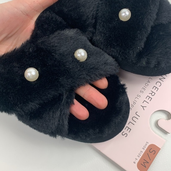 Sincerely Jules Black Fuzzy Pearl Slippers cross Open Toe Cushioned Medium NWT 8 - Picture 9 of 11